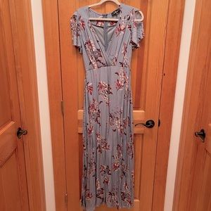 Lulu’s Blue Floral Maxi Skirt Size S